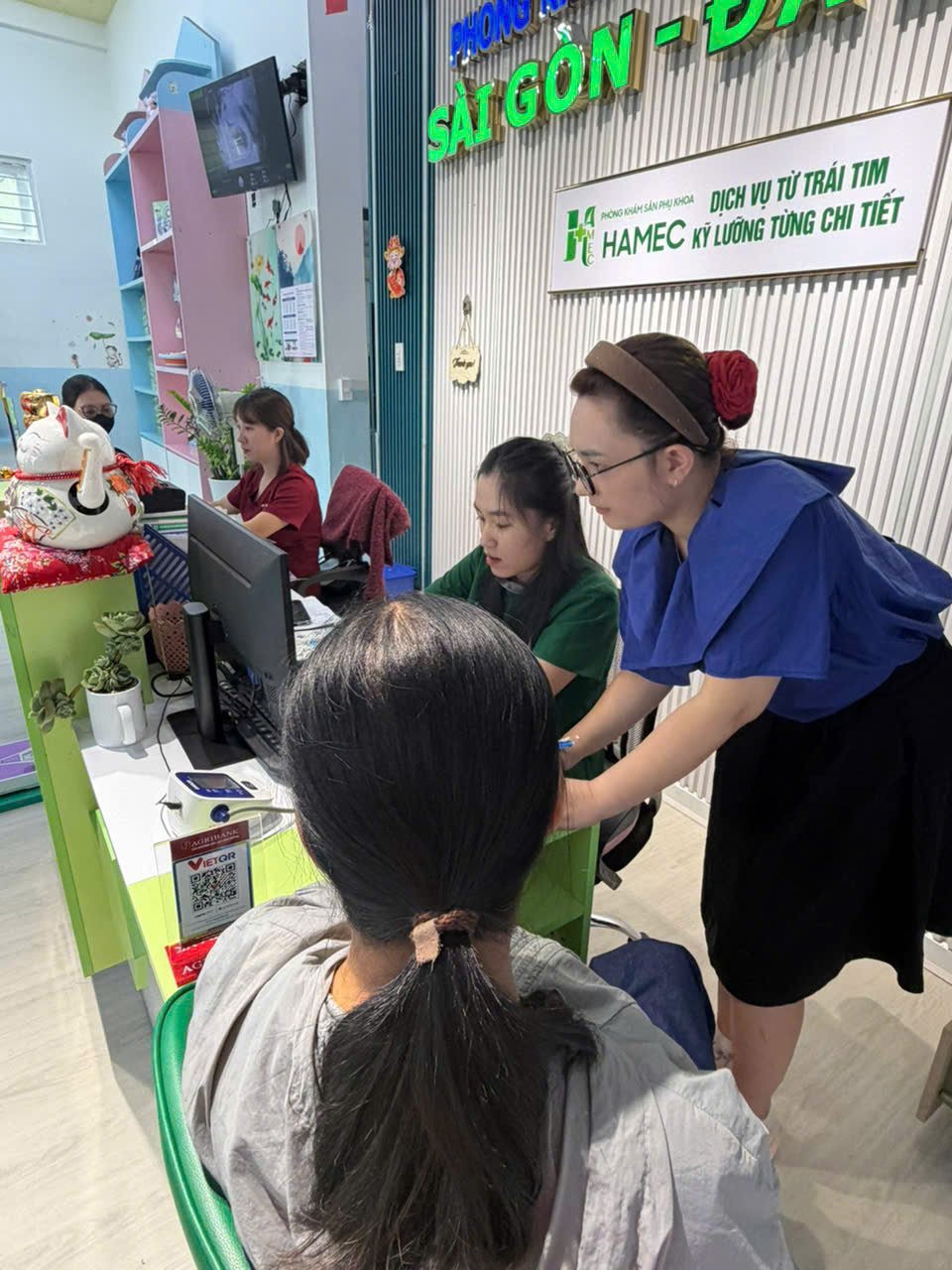 Nhân viên HAMEC CN3 tư vấn khách hàng